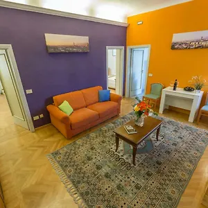 Paolo And Carlotta's Apartamento